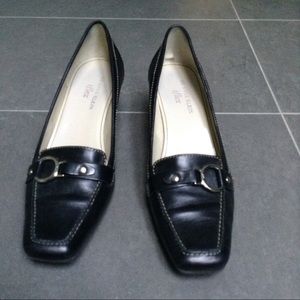 Black Ann Klein leather 2" heels